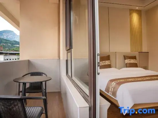 Standard Double room with mountain view (full double bed)