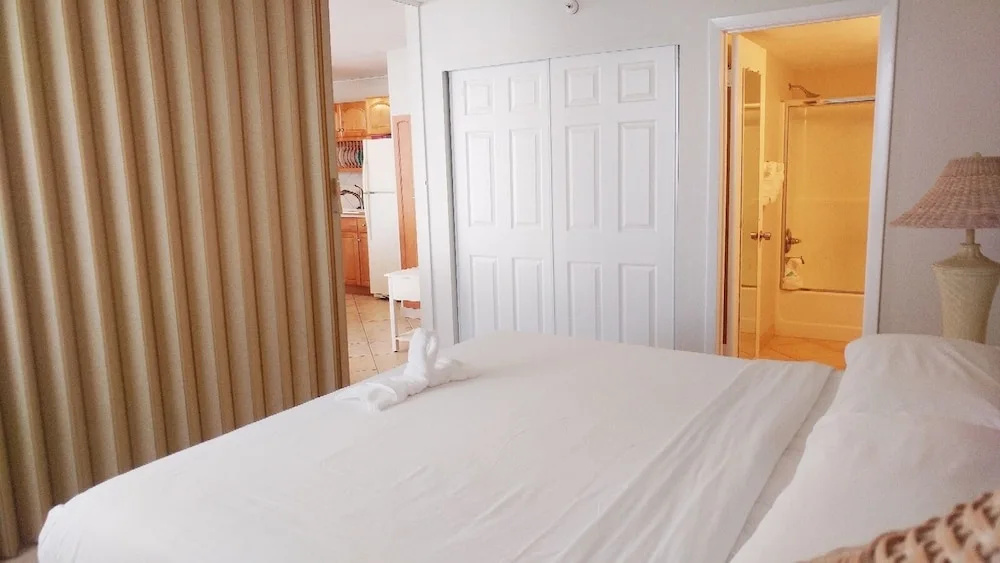 Double Studio with bay view full double bed