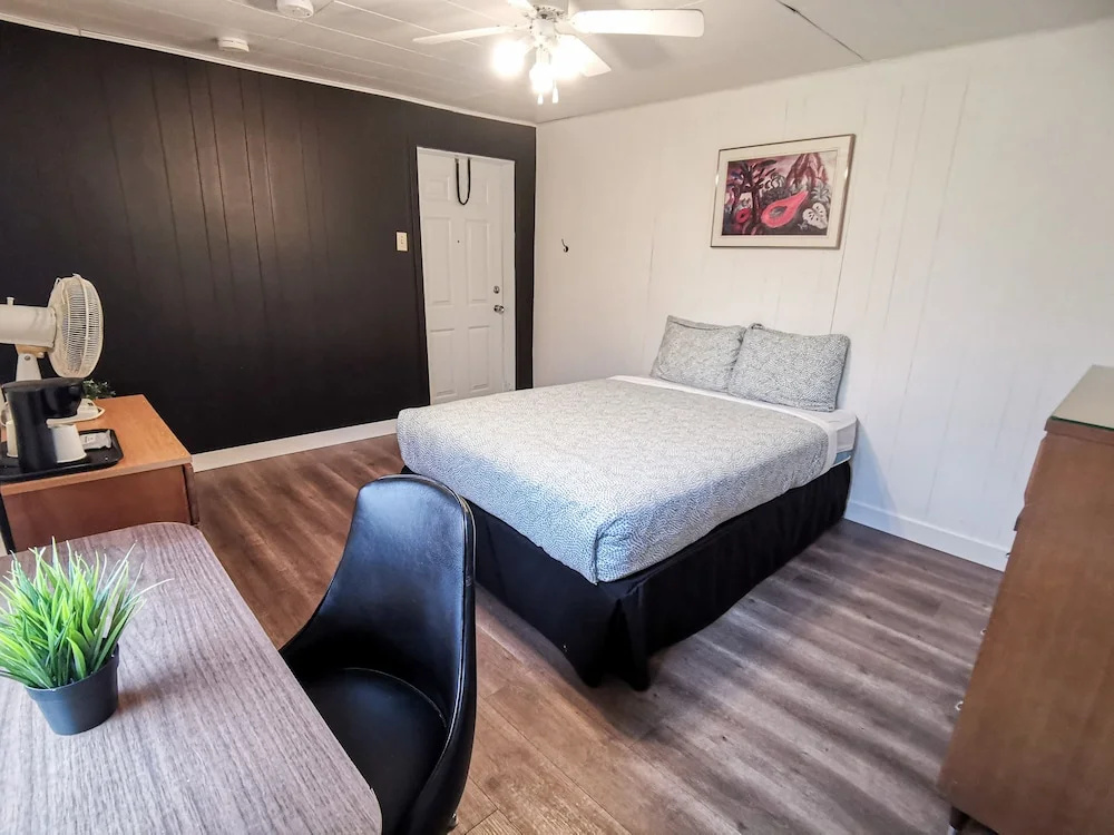 Economy room