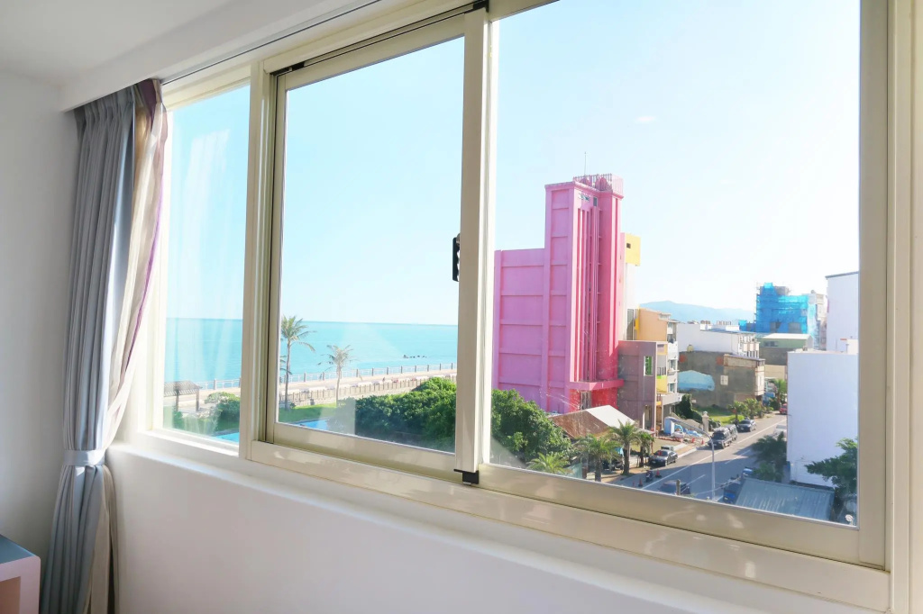 Standard room with partial sea view