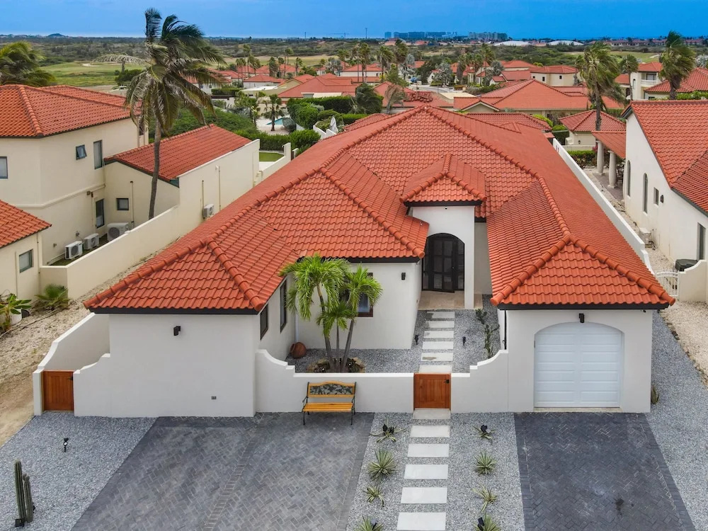 Newly Remodeled 5-bedroom 5-bath in Tierra del Sol!