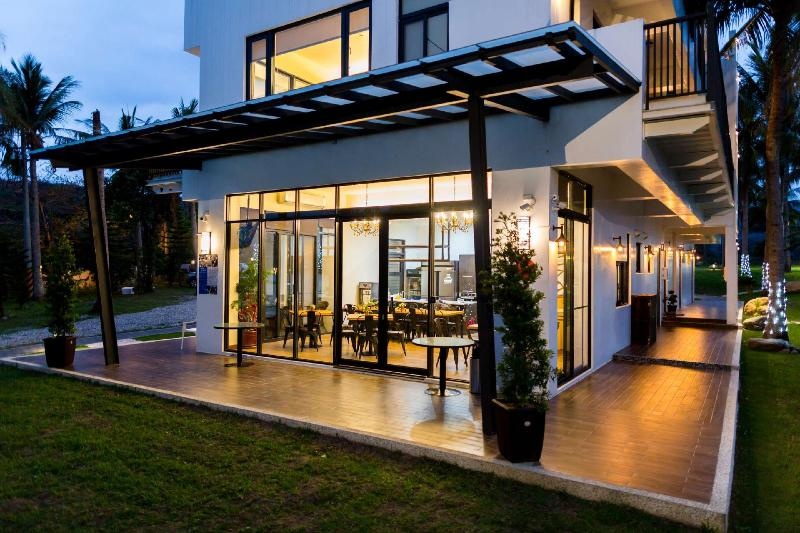 Rich-Sunshine Inn — 4