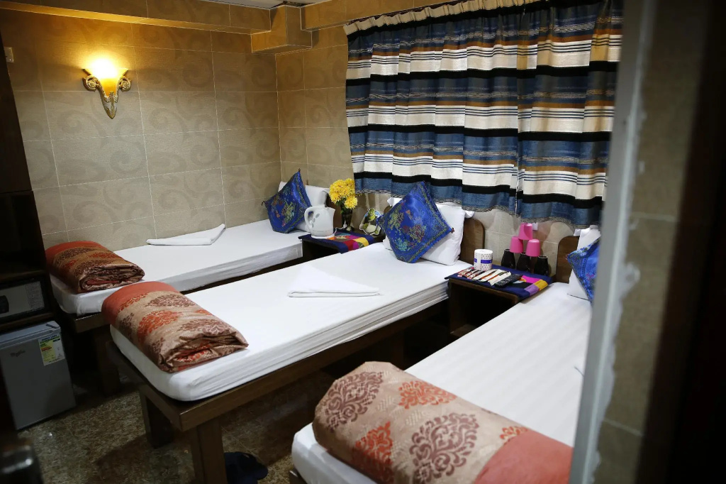 Sandhu guest house — фото