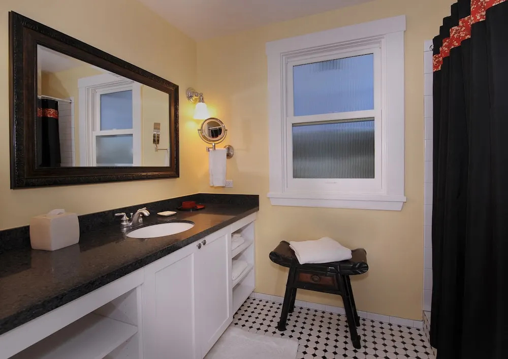 Grand room
