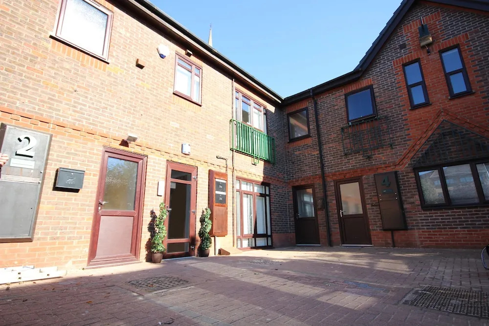 St Giles Court