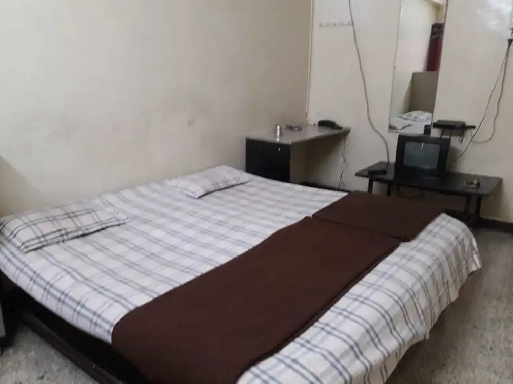 Deluxe Double room (full double bed)