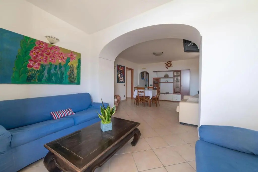 Apartment with garden view
