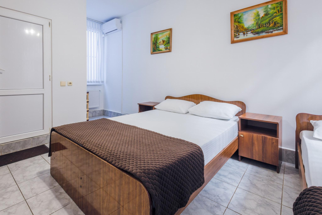Economy Double room (full double bed)