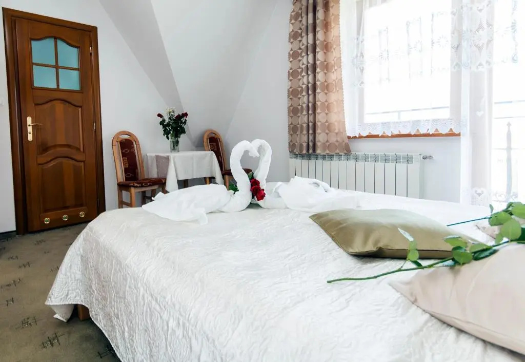 Deluxe Double room (full double bed)