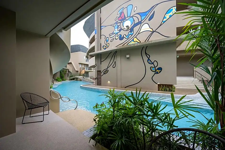 Двухместный полулюкс Pool Access 1st Floor с балконом 2 отдельные кровати в Отель Metadee Concept Hotel