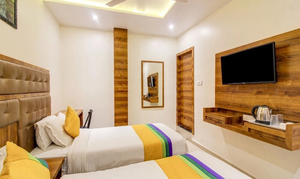 Hotel Riva International-Near Nesco
