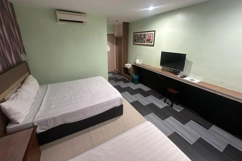 Midtown Villa Hotel — 4