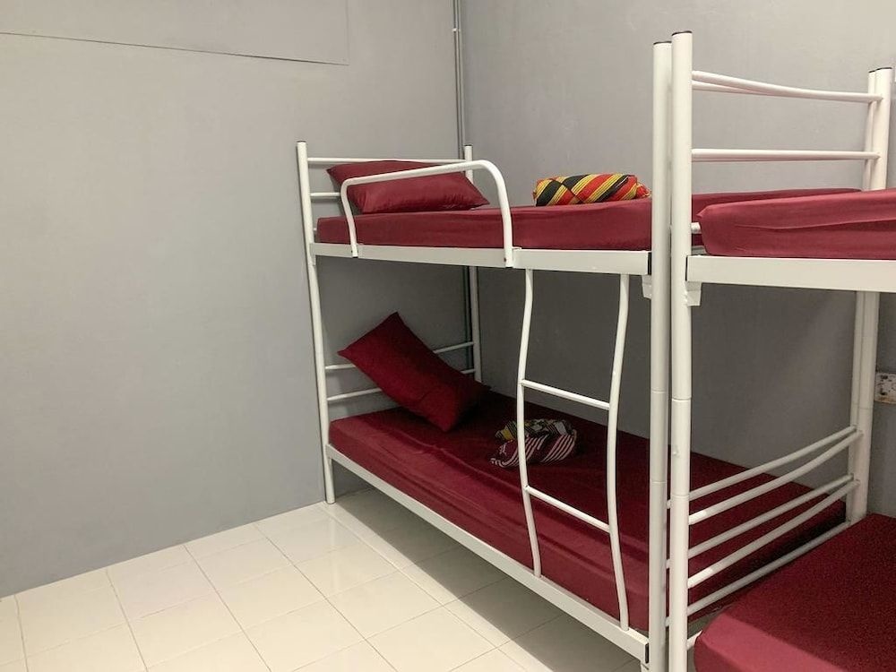 Aleesya Hostel — 2