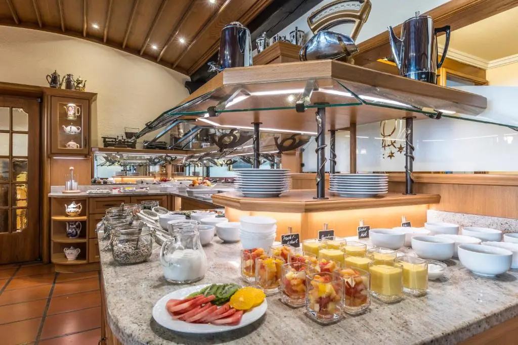 Food & Beverage