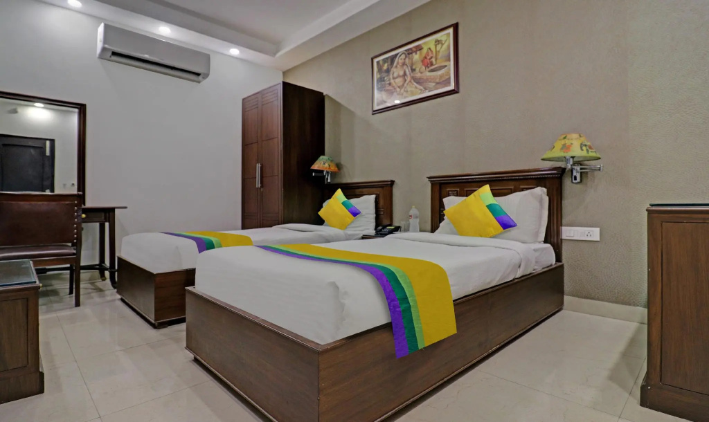 Standard Double room (full double bed)