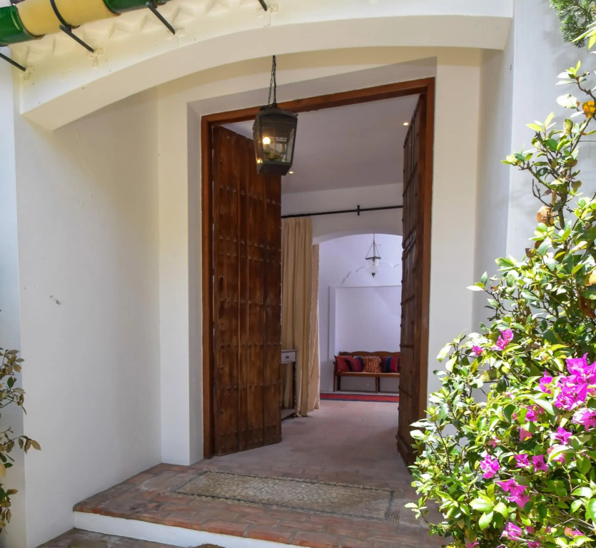 20000 - A Real Oasis In Colonial Style