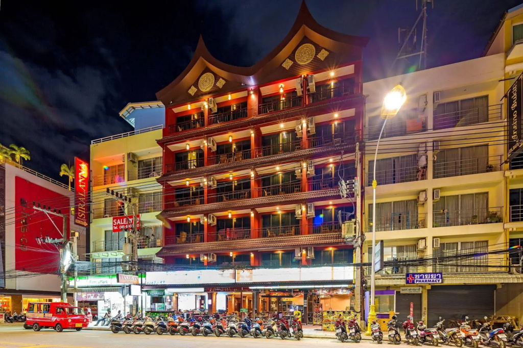 Tanawan Phuket Hotel