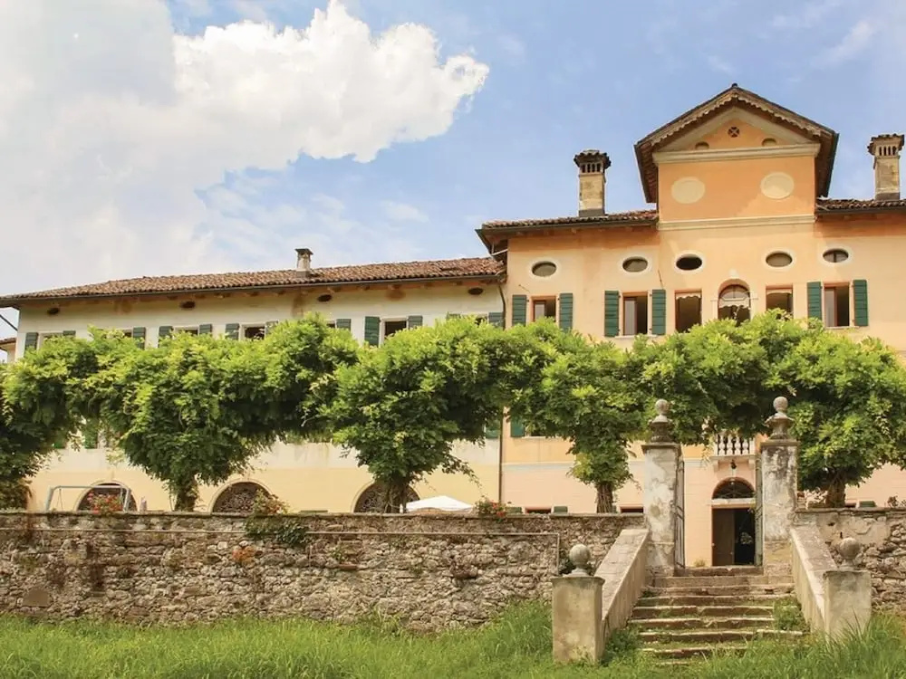 Apartment in Valbelluna With Pool & Dolomites View