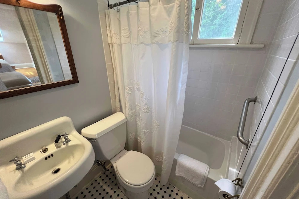 Classic Quadruple room