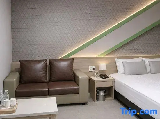 Premier room
