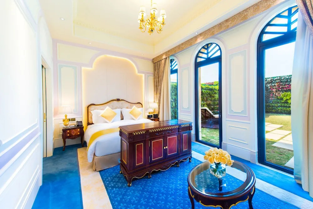 1 Bedroom Suite with balcony