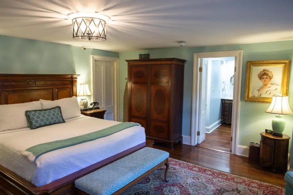 Superior Double room (full double bed)