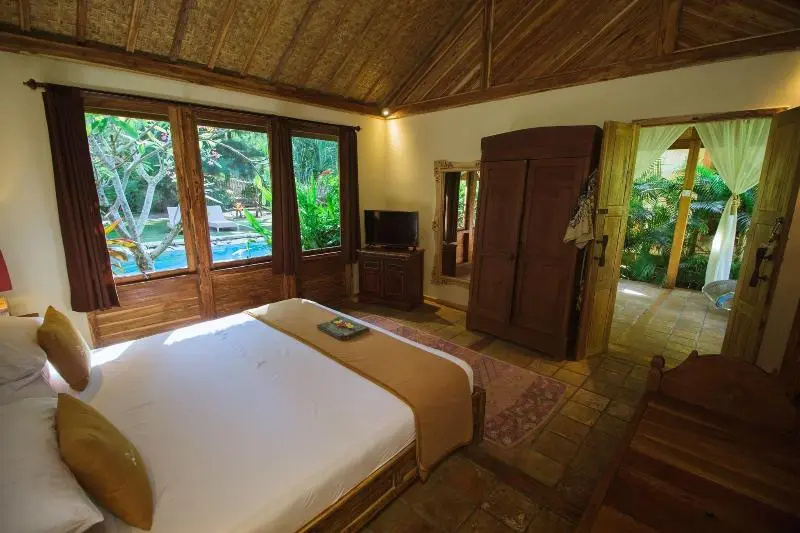Standard Double room with pool view (full double bed)
