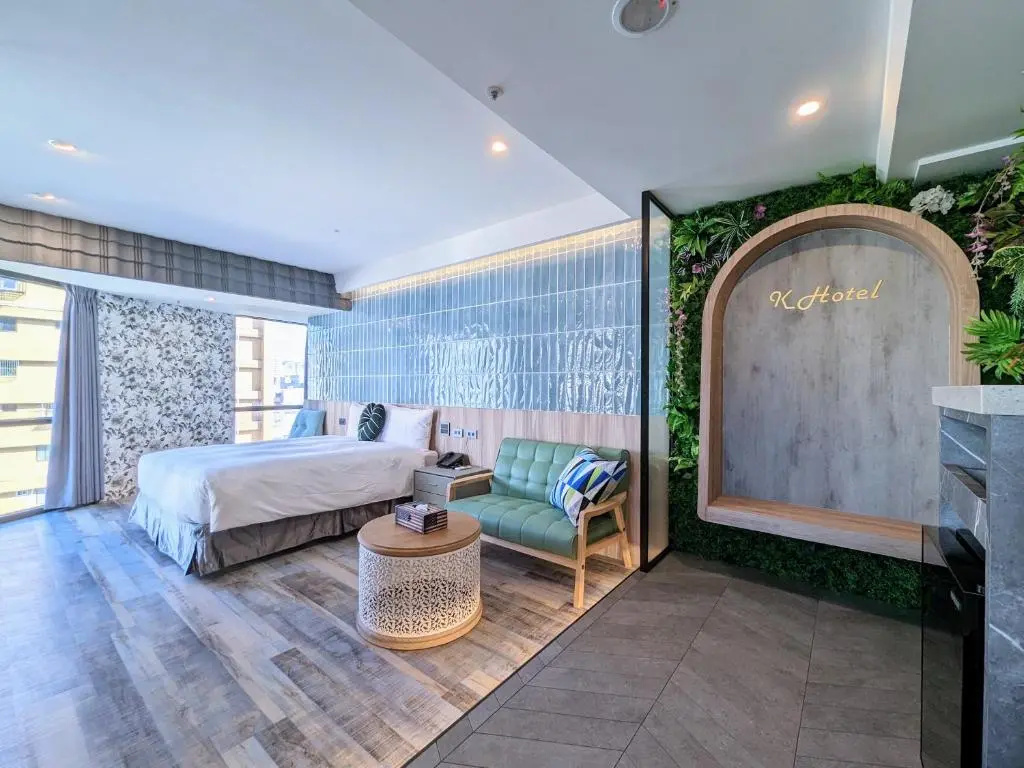 Deluxe Double room (full double bed)