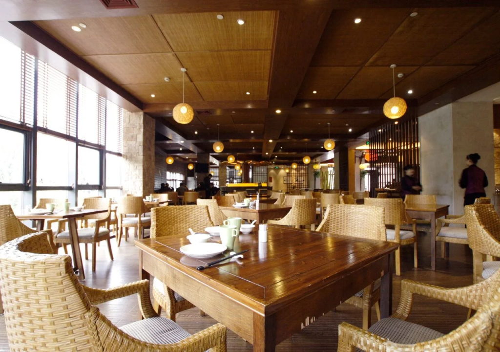 Food & Beverage