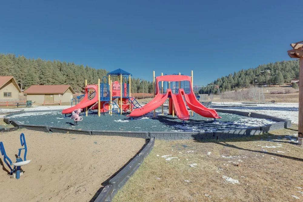 4 Mi to Angel Fire Resort: Retreat w/ Hot Tub