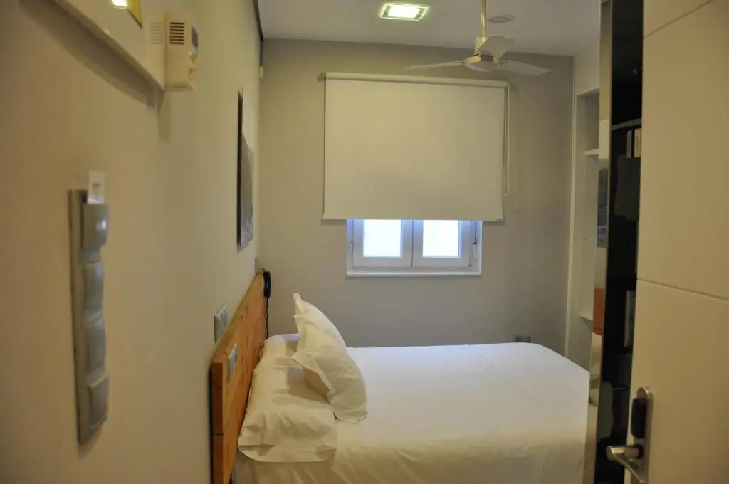 Economy room