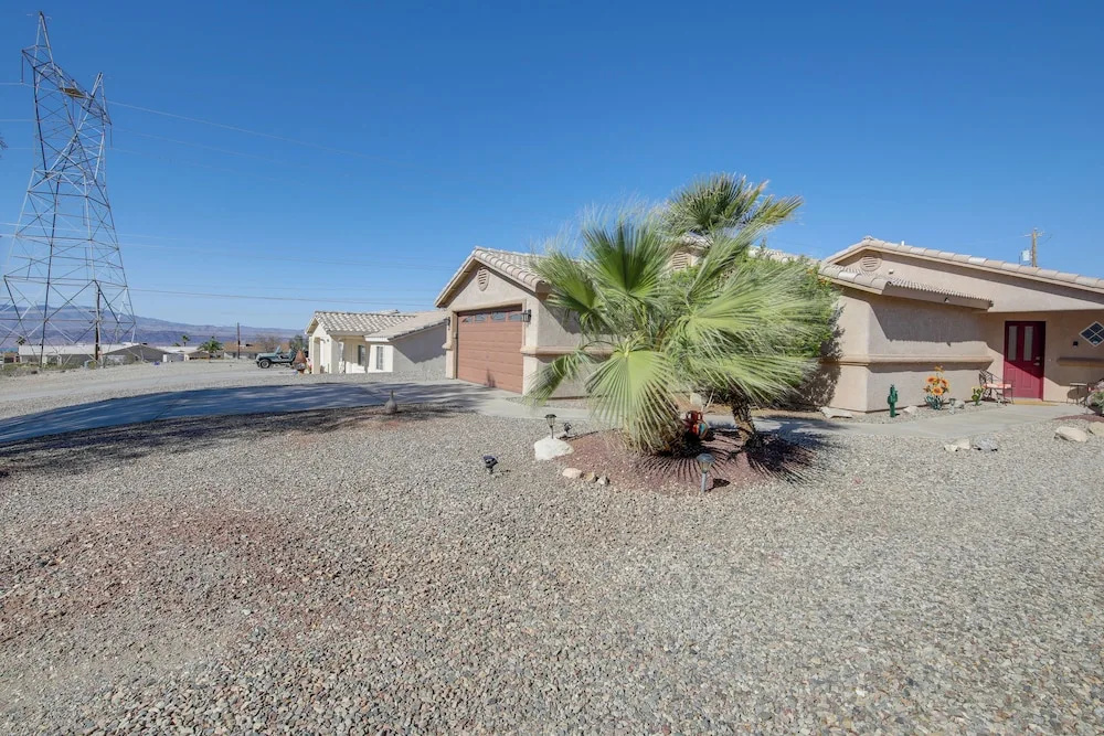 4 Mi to Lake Havasu: Home w/ Views, Pool & Spa