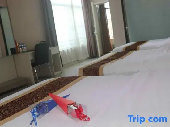 Трёхместный семейный номер Standard в Yiyue Express Hotel