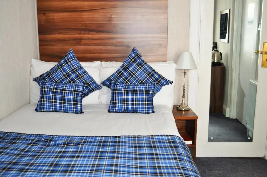Argyll Guest House - Tap to explore photos