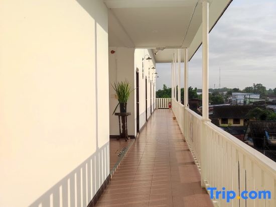 Balcony & Terrace
