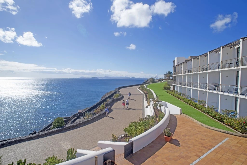 Beach & Waterfront