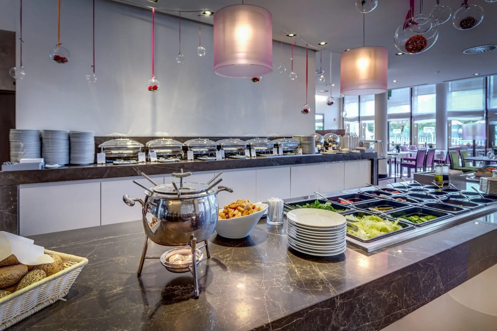 Holiday Inn Resort Warszawa Józefów**** by IHG - Général