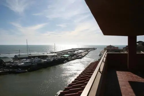 Beach & Waterfront