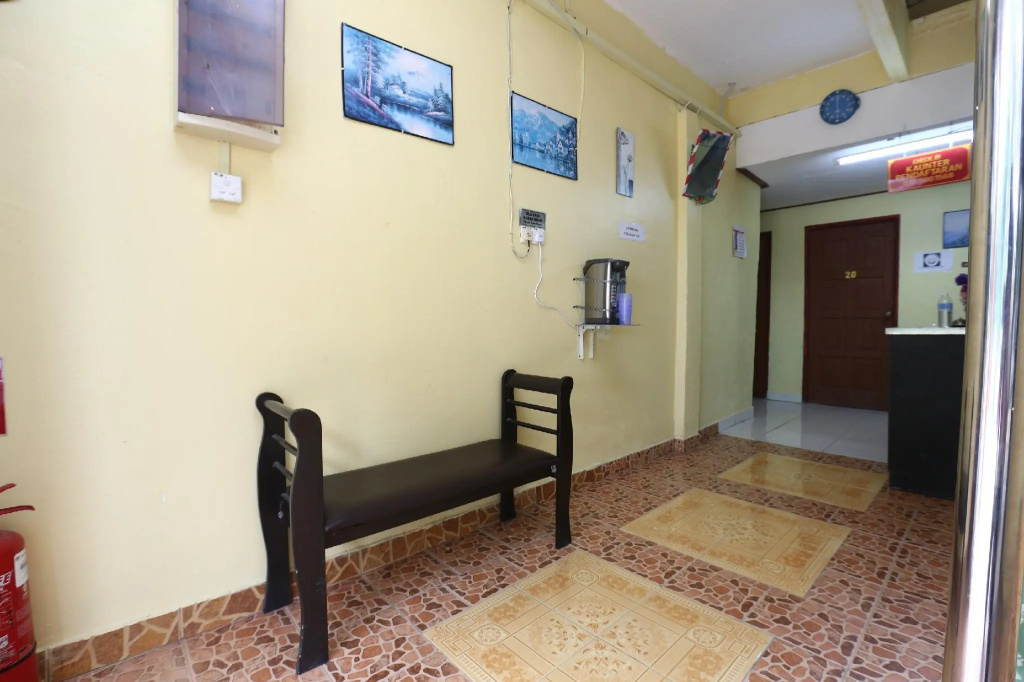 Lobby & Reception