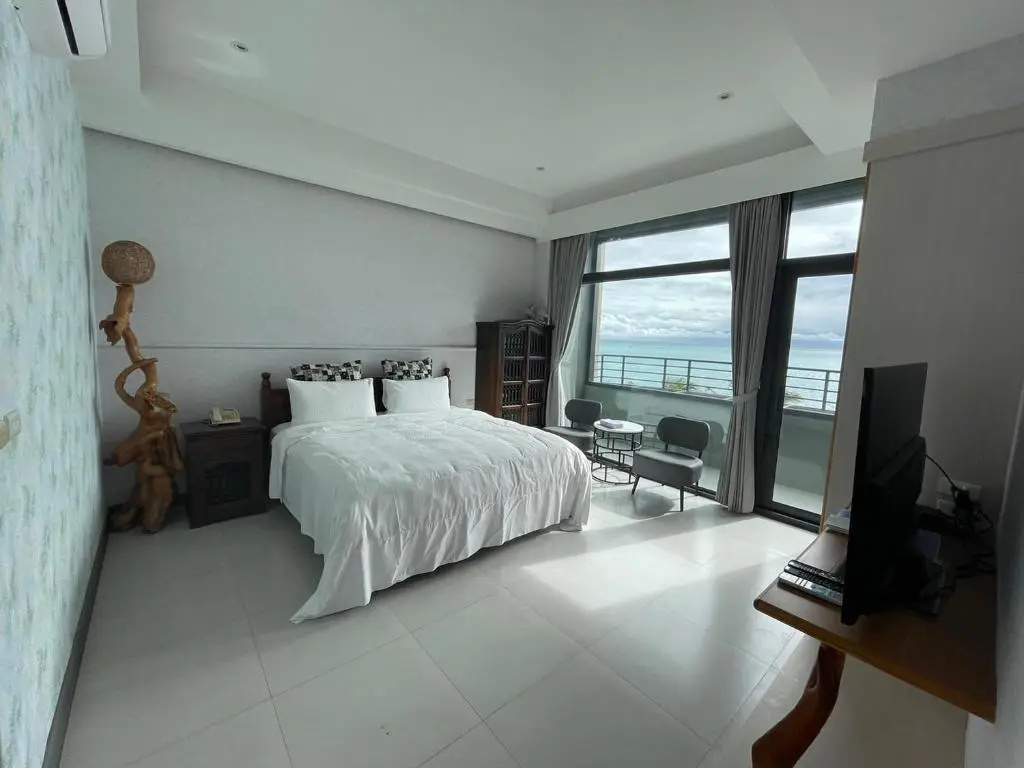 Superior Double room with sea view (full double bed)