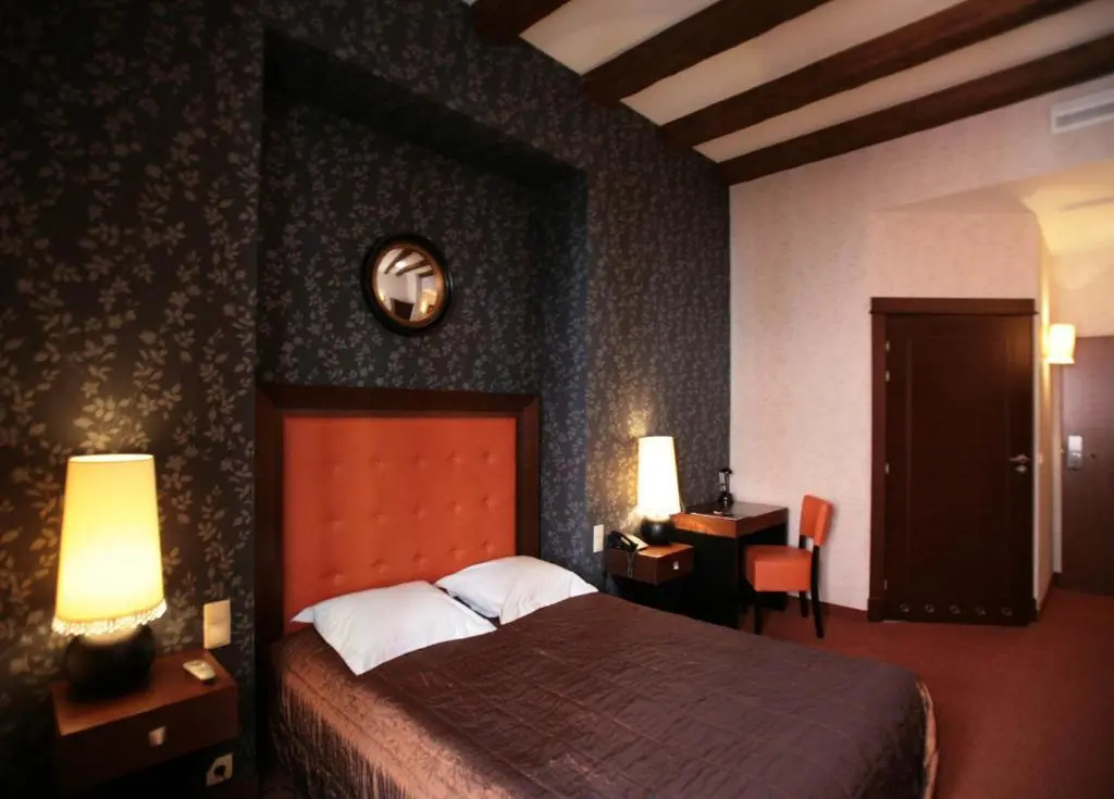 Standard Double room (full double bed)