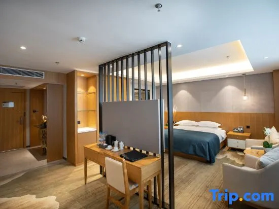 Deluxe Double room (full double bed)