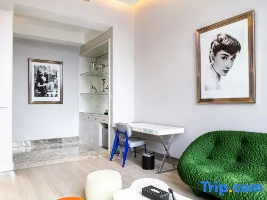 Номер Deluxe в Beijing Saga Hotel