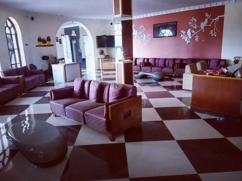 Lobby & Reception