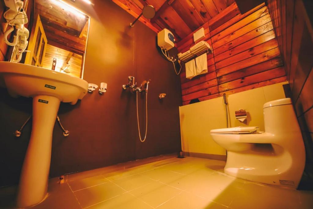 Grand Vatika Resort