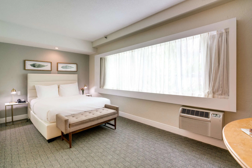 Crest Hotel Suites - Général