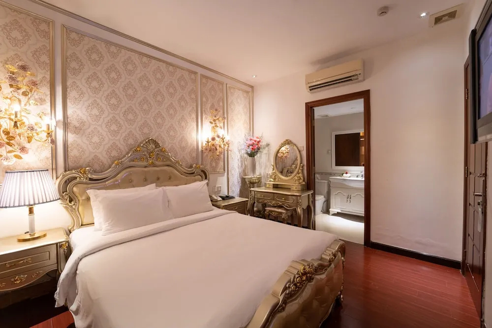 The White Hotel 8A Thai Van Lung - Chambres