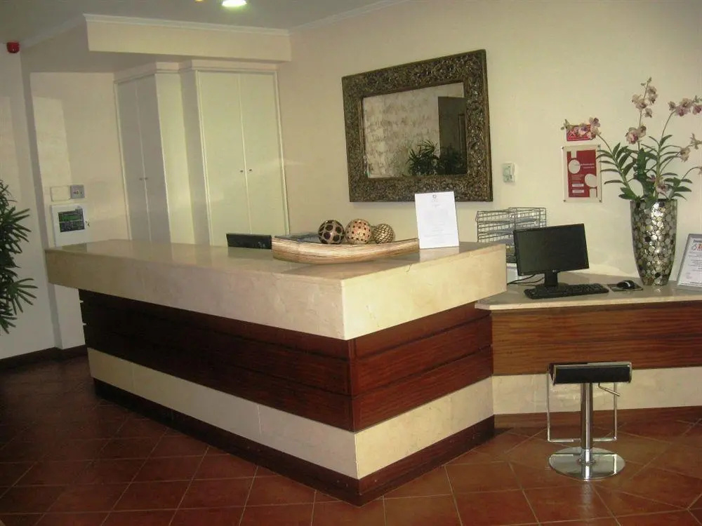 Lobby & Reception