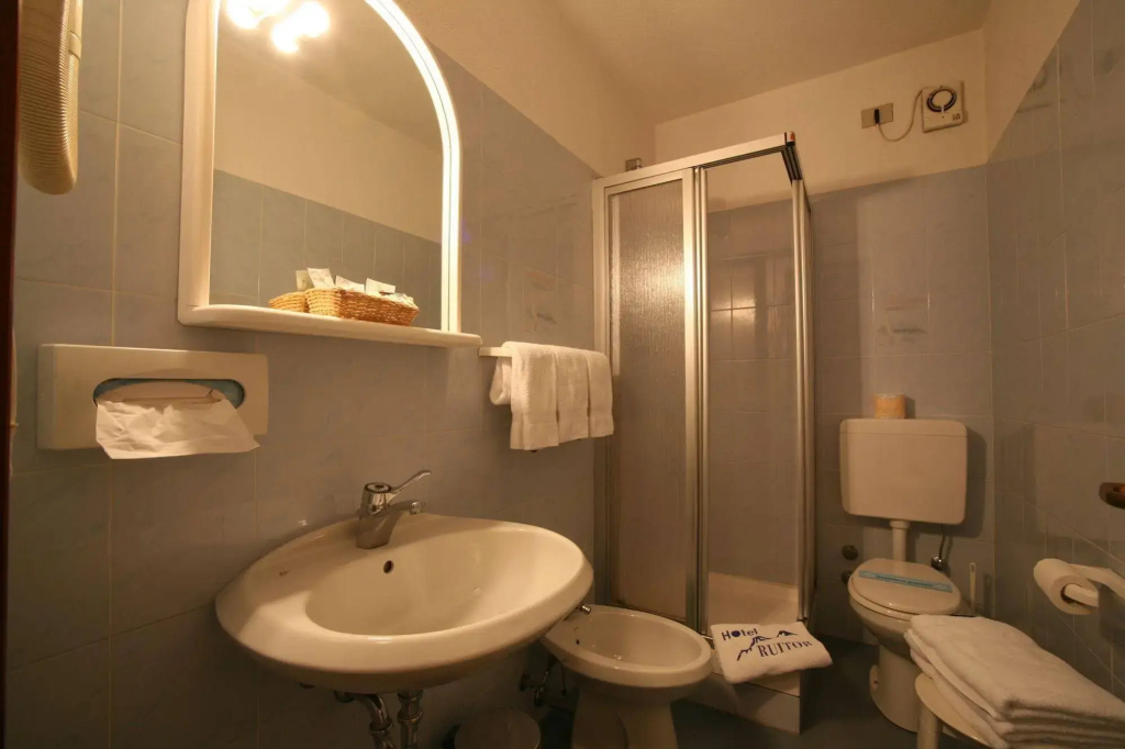 gallery_image_hidden_9