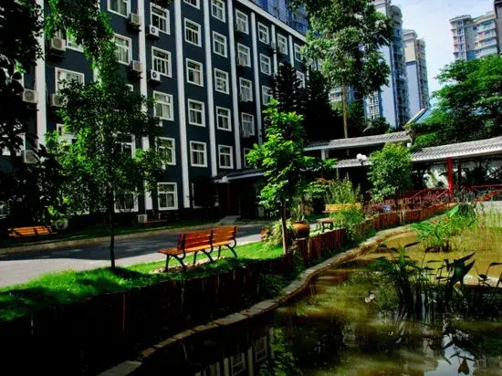 Qian Shan Holiday Hotel